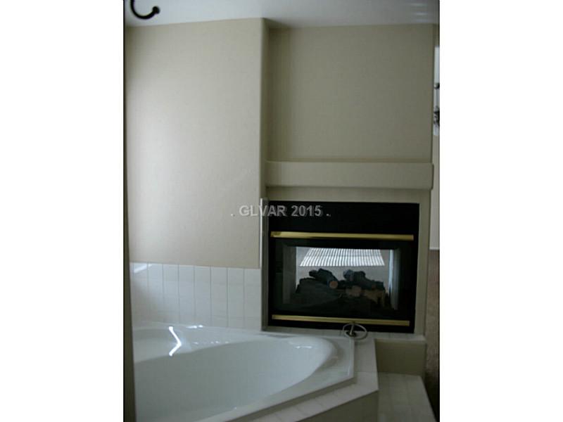 175 Lovett Road Henderson, NV 89015 - Photo 19 of 35 Master Bath/Spa.