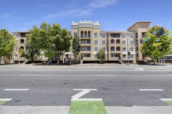 $699,000 | 1445 Fruitdale Avenue, Unit 321, San Jose, CA 95128