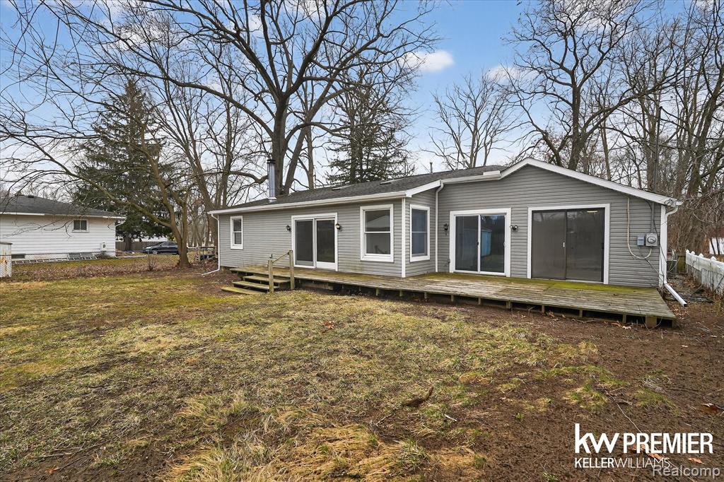 5658 Crescent Road Waterford, MI 48327 - Photo 34 of 40 Gallery Image 34