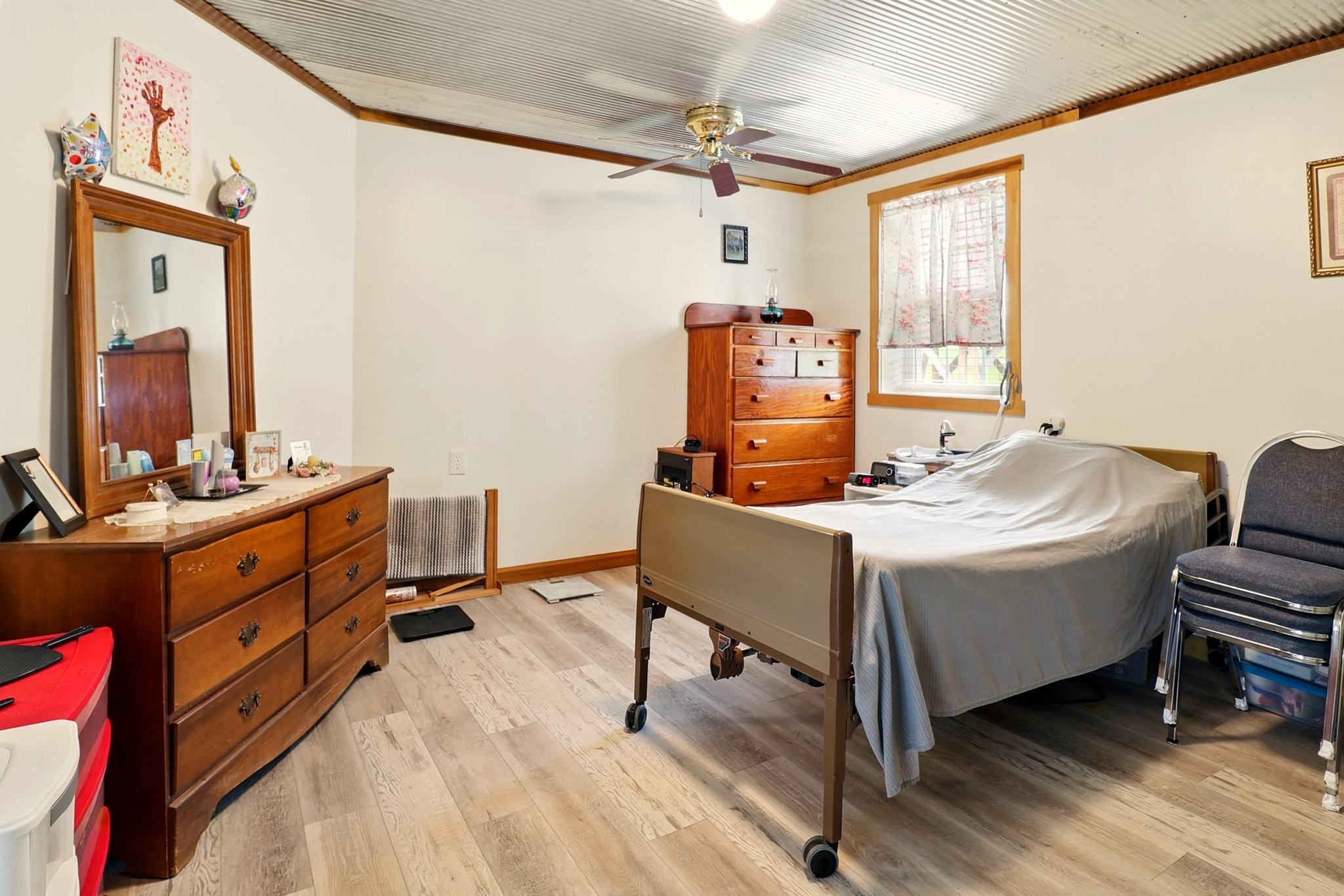 1142 Maxwell Road Belvidere, TN 37306 - Photo 13 of 29 a room with a bed and a table in it