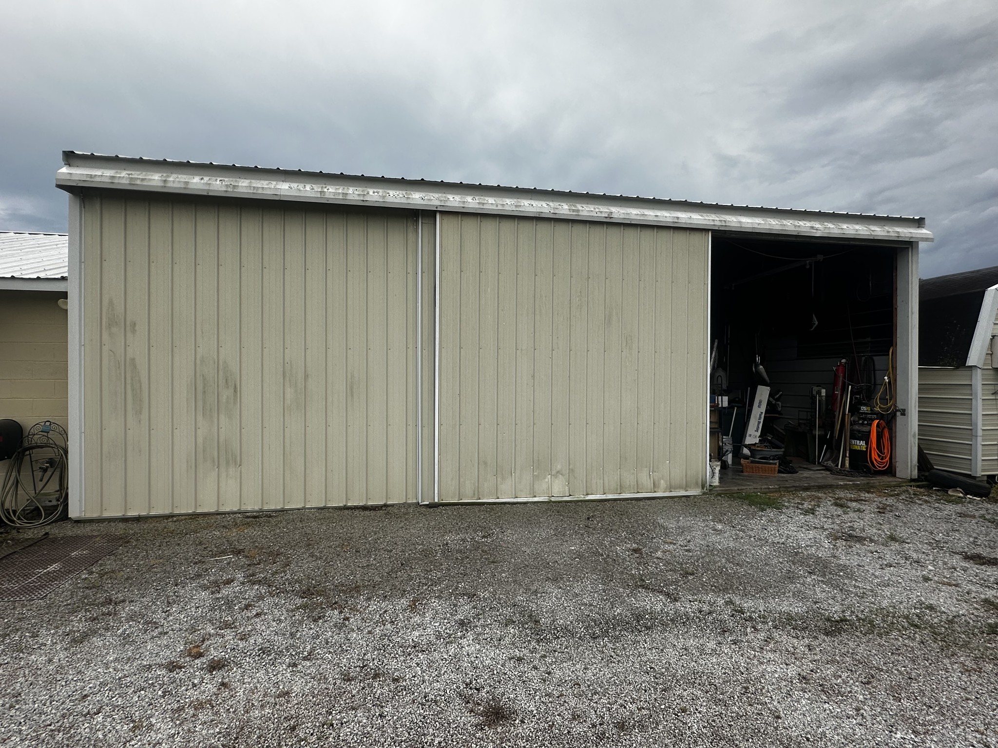 1142 Maxwell Road Belvidere, TN 37306 - Photo 25 of 33 a view of a garage
