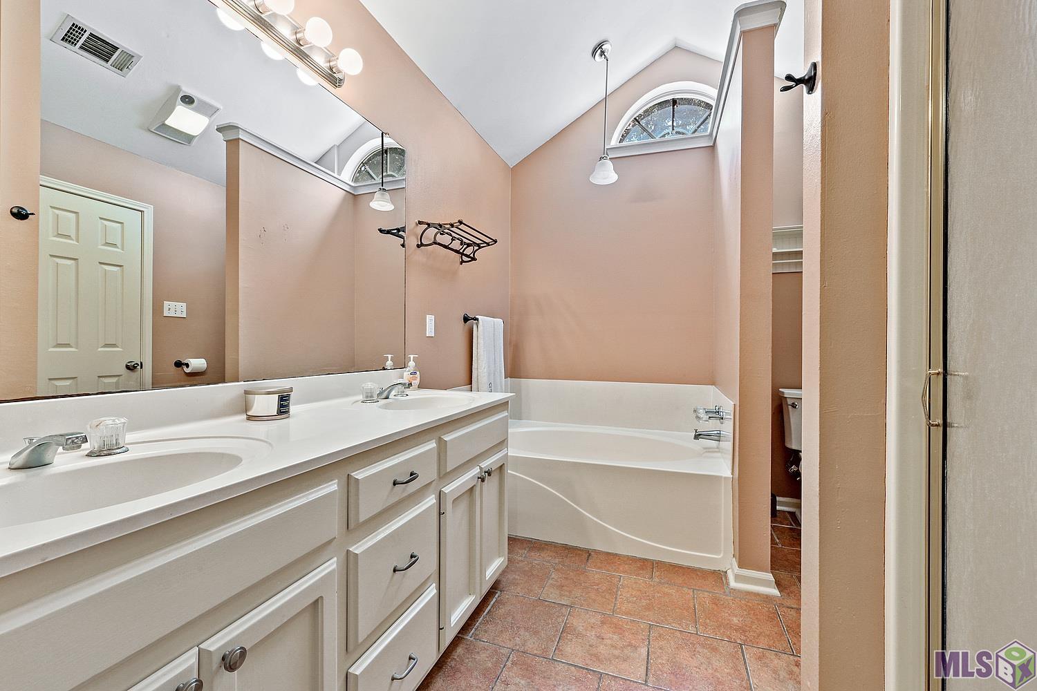 5050 Stumberg Lane Baton Rouge, LA 70816 - Photo 8 of 12