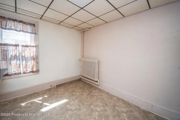 $1,500 | 1827-1829 Main Street, Unit SECOND, Blakely, PA 18447