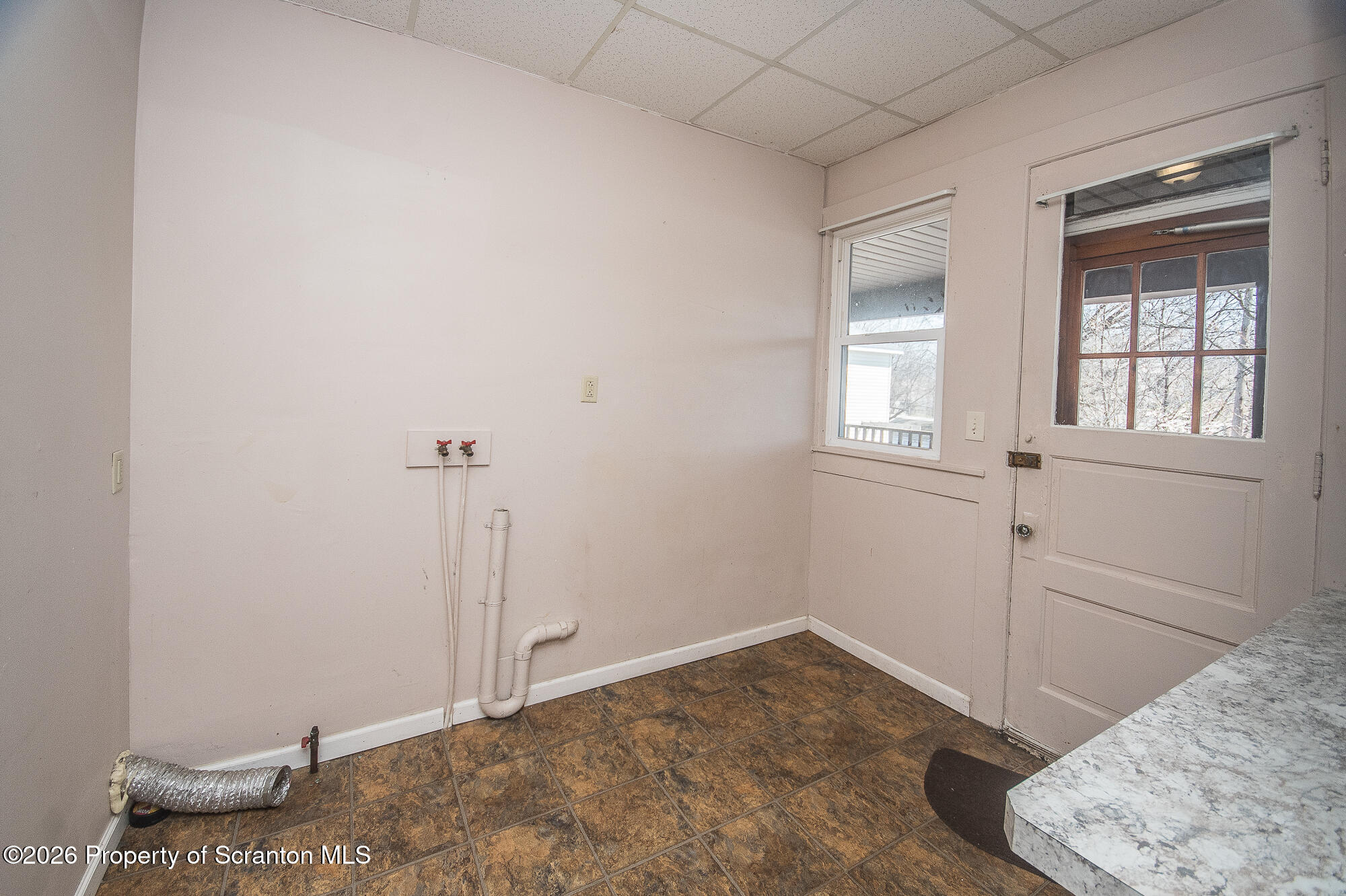1827-1829 Main Street, Unit SECOND Blakely, PA 18447 - Photo 14 of 28 Laundry