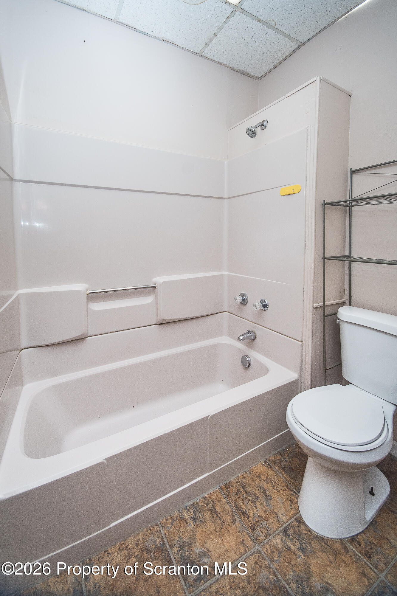 1827-1829 Main Street, Unit SECOND Blakely, PA 18447 - Photo 17 of 28 Full Bathroom