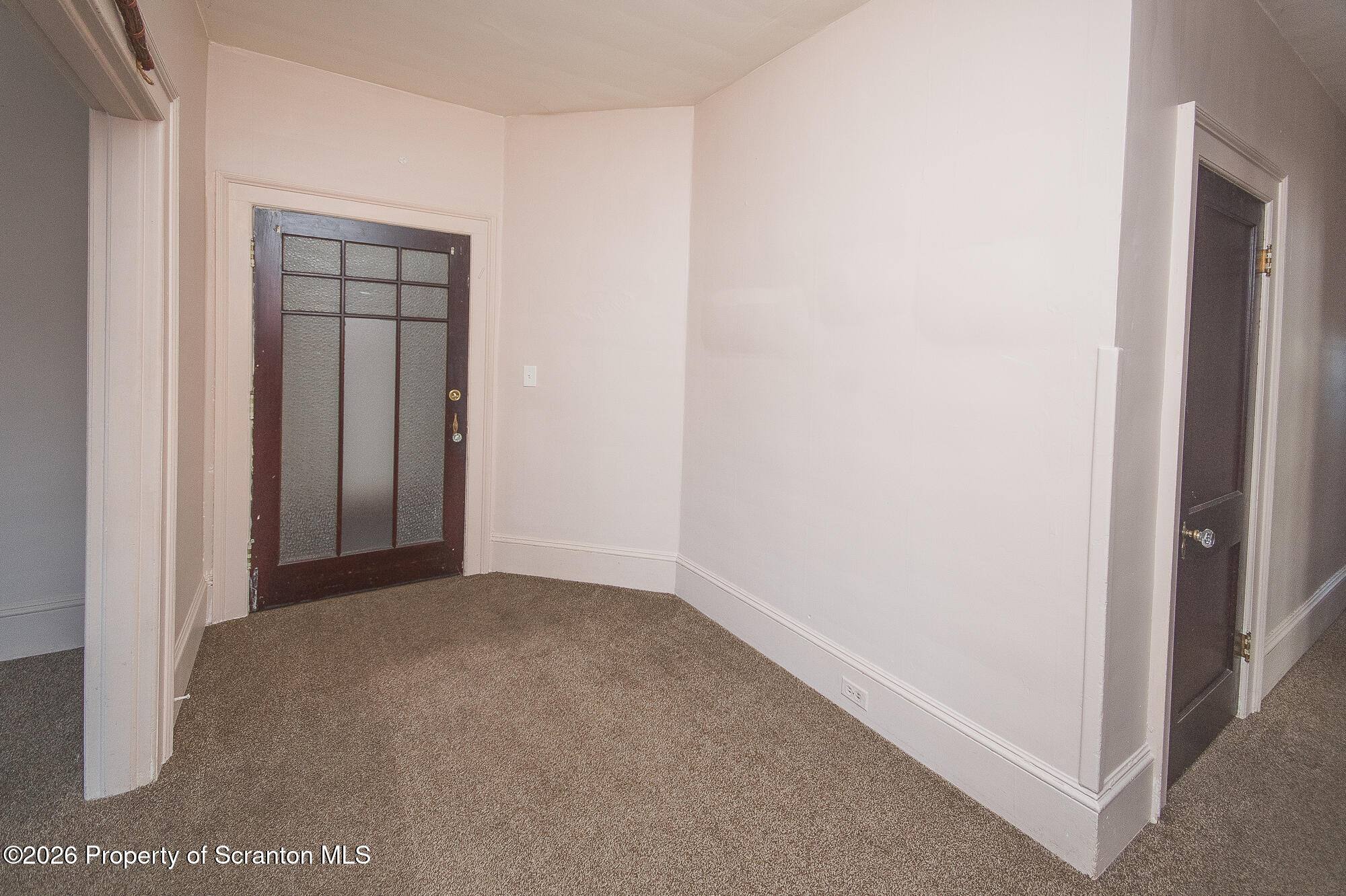 1827-1829 Main Street, Unit SECOND Blakely, PA 18447 - Photo 22 of 28 Foyer