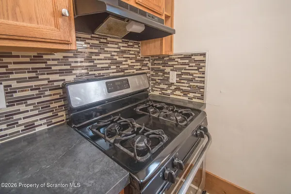 $1,500 | 1827-1829 Main Street, Unit SECOND, Blakely, PA 18447