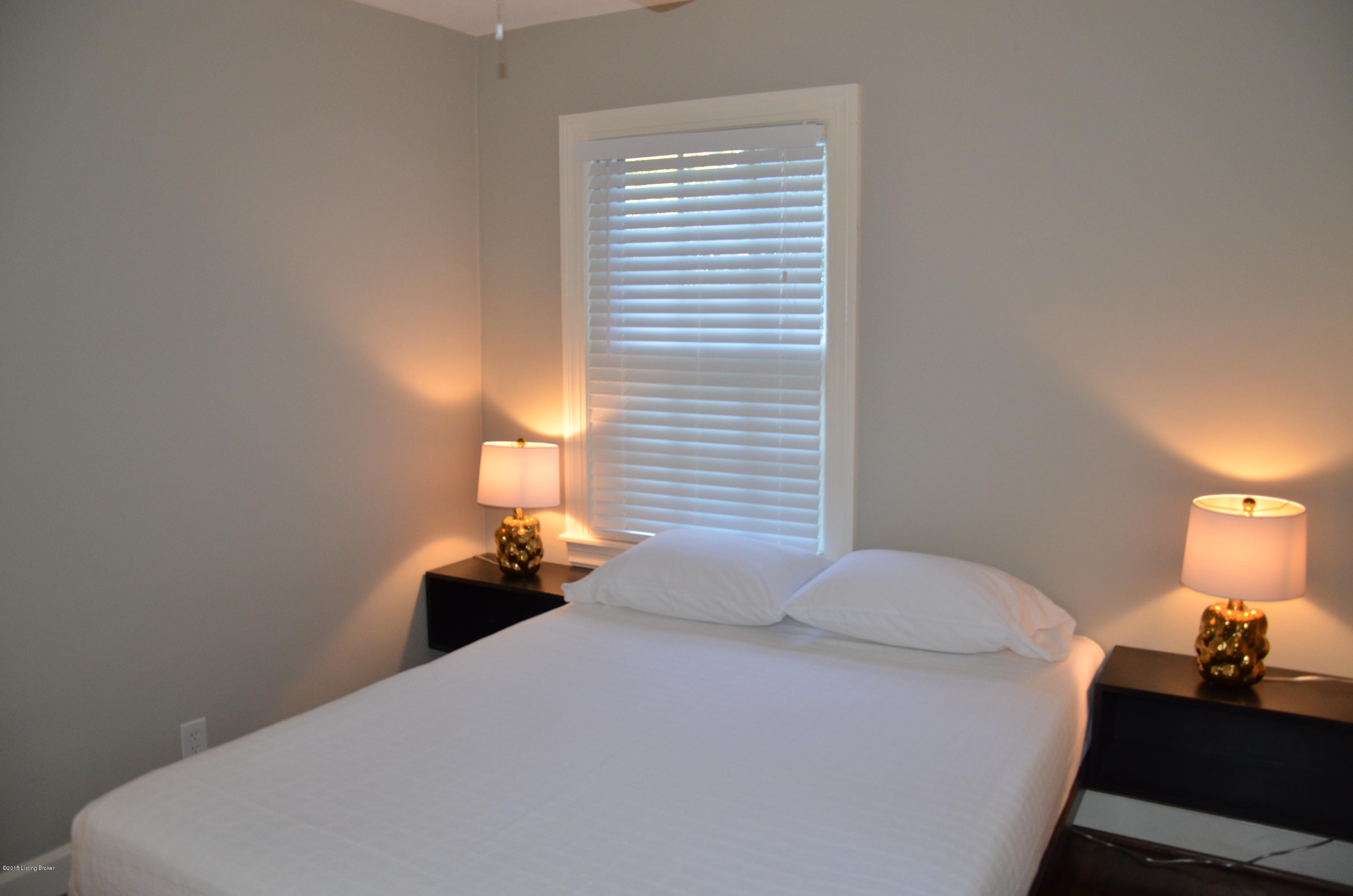 4205 Winchester Road Louisville, KY 40207 - Photo 8 of 25 DSC_0412