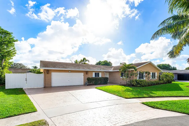 $639,900 | 1540 Southwest 56th Avenue, Plantation, FL 33317