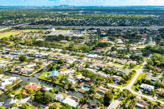 $639,900 | 1540 Southwest 56th Avenue, Plantation, FL 33317