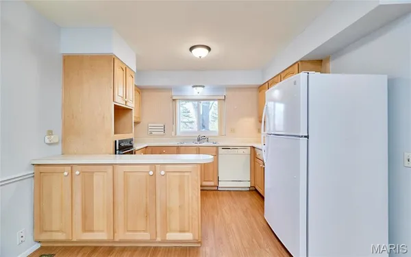 $2,300 | 815 Montmartre Court, St. Louis, MO 63141