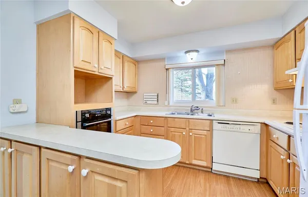 $2,300 | 815 Montmartre Court, St. Louis, MO 63141