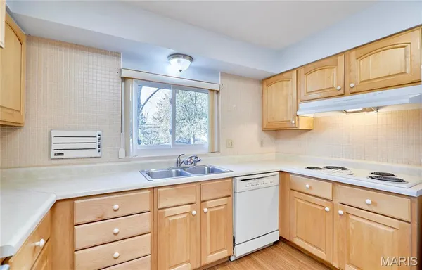 $2,300 | 815 Montmartre Court, St. Louis, MO 63141