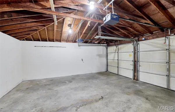 $2,300 | 815 Montmartre Court, St. Louis, MO 63141