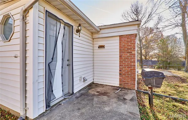$2,300 | 815 Montmartre Court, St. Louis, MO 63141