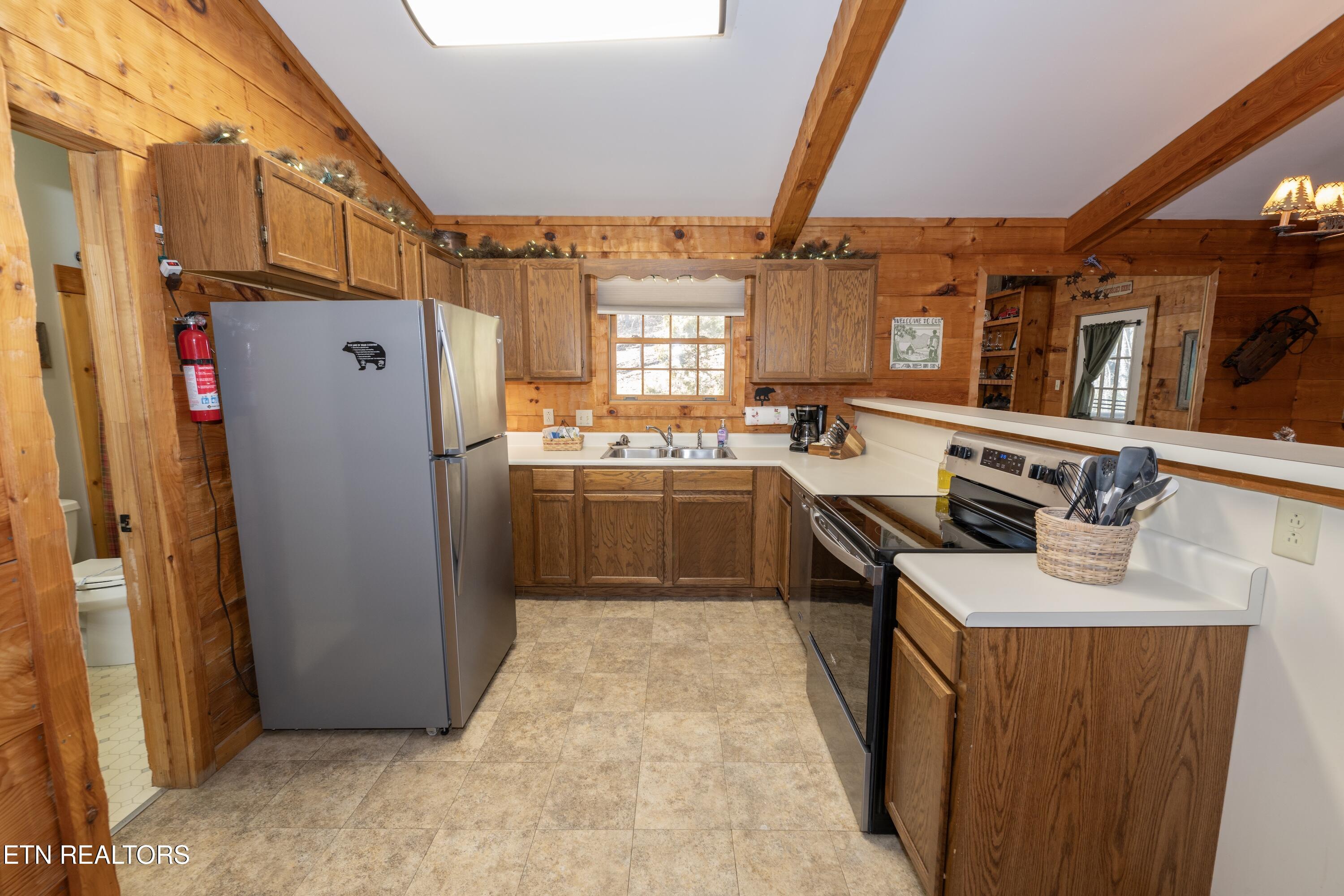 407 Kurts Corner Road Townsend, TN 37882 - Photo 5 of 26 439