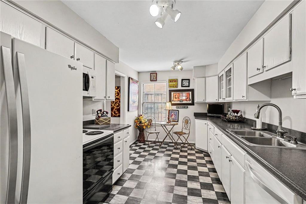 111 West Bannister Road, Unit 2 Kansas City, MO 64114 - Photo 10 of 29