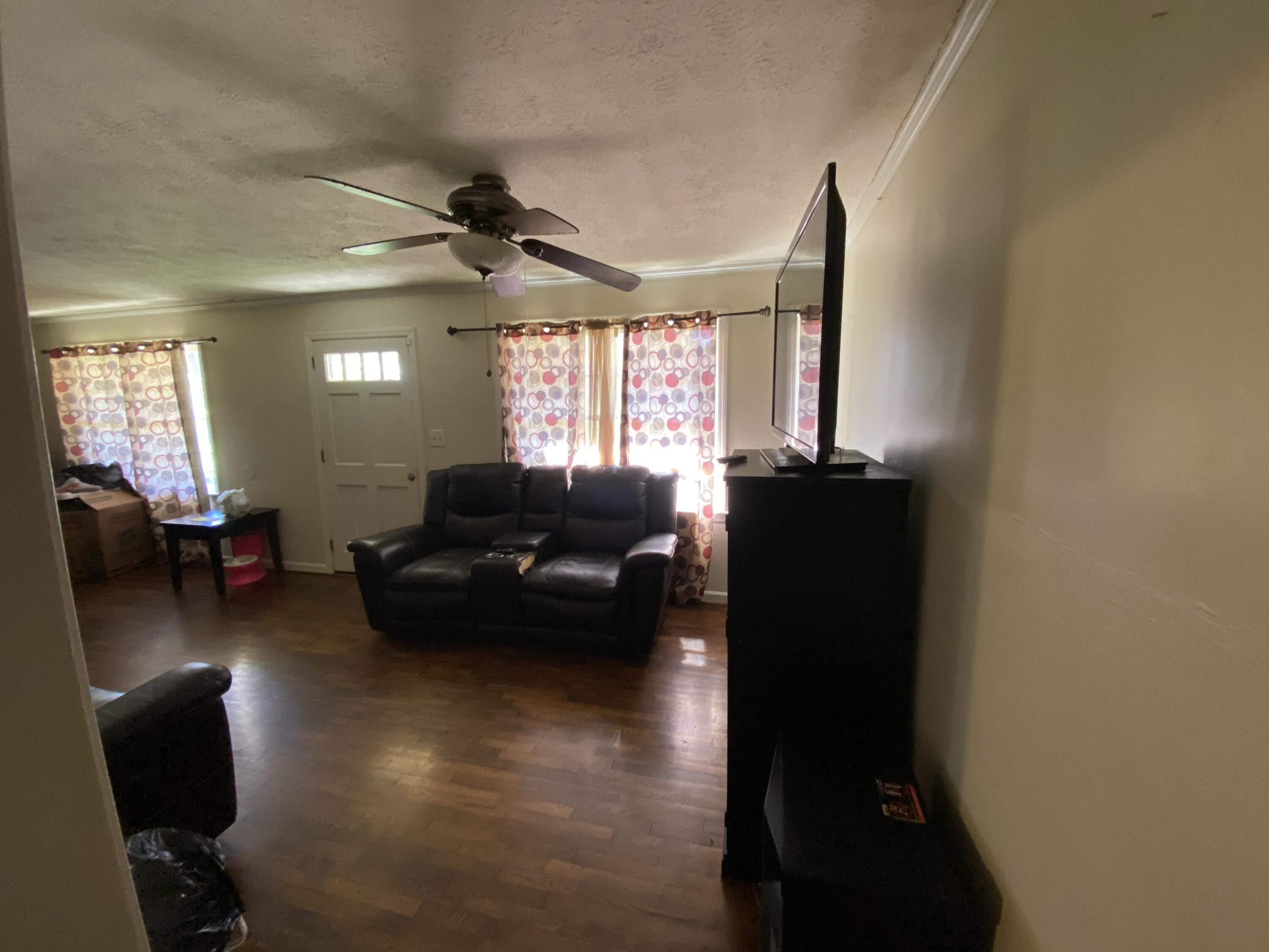 216 Wilkerson Road Southwest Rome, GA 30165 - Photo 7 of 14 IMG_3336