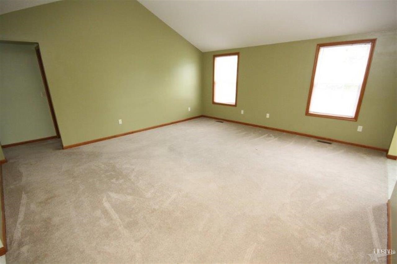 5732 Rio Canyon Run Fort Wayne, IN 46825 - Photo 3 of 15 Gallery Image 3