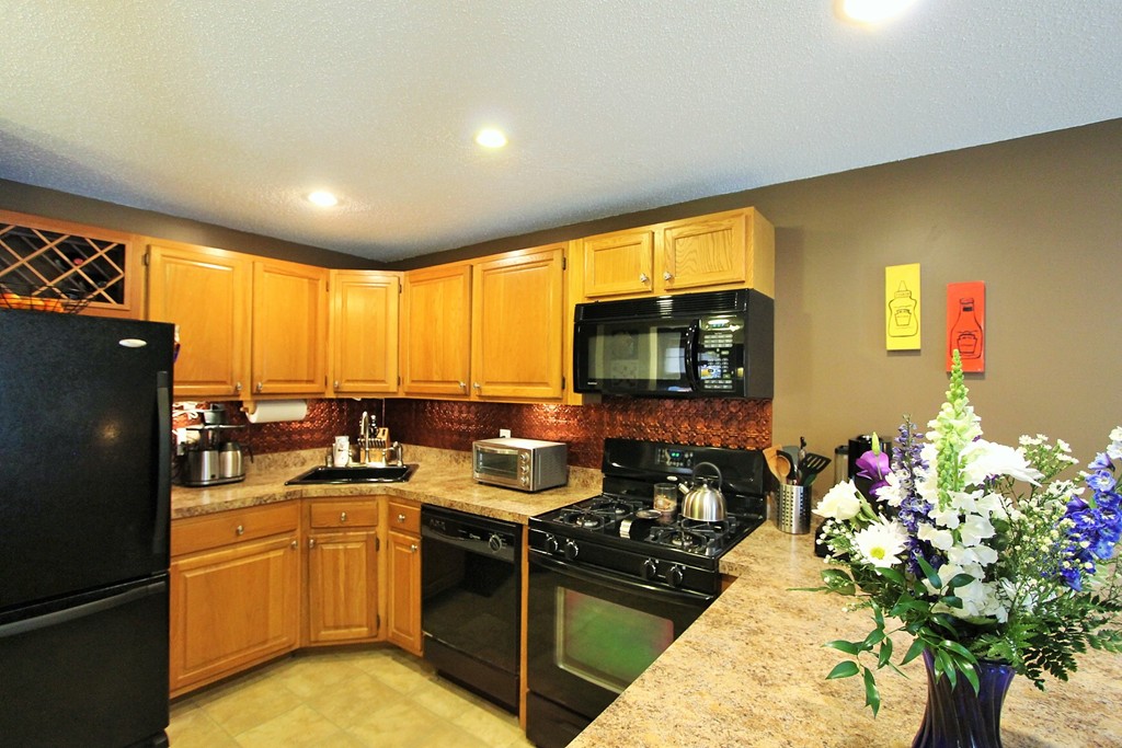 113 Pilgrim Road, Unit 113 Haverhill, MA 01832 - Photo 8 of 24 Gallery Image 8