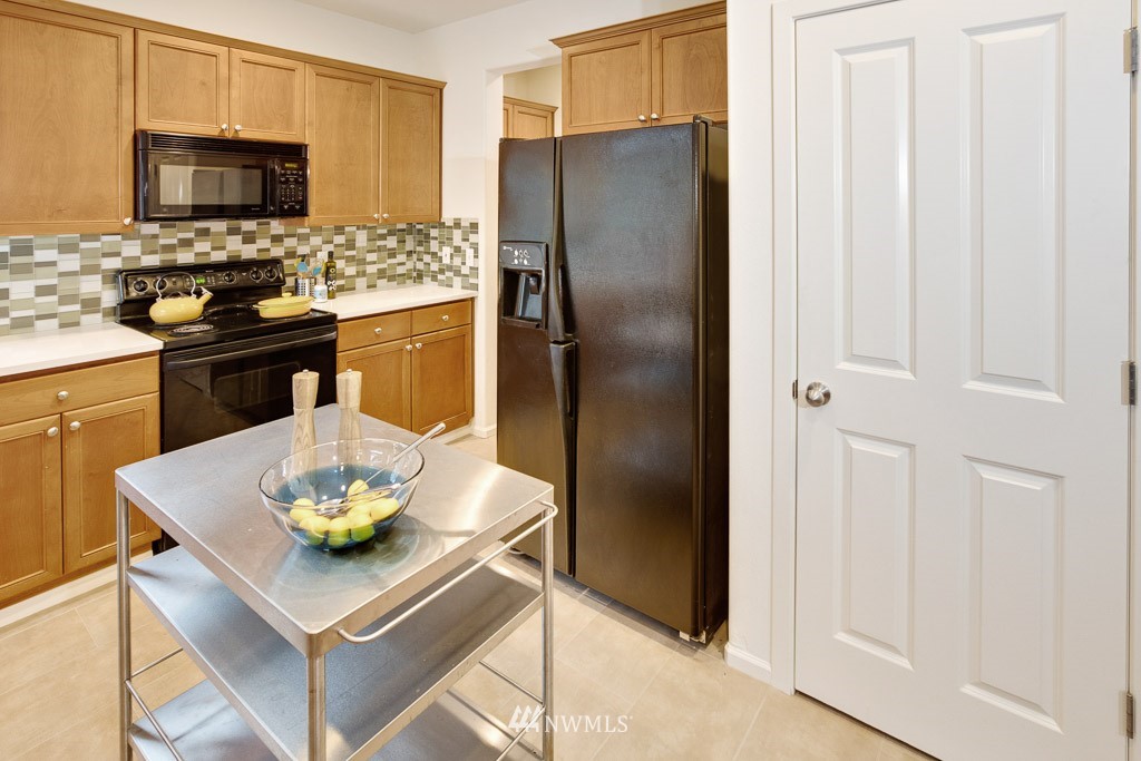 6007 Northeast 1st Street Renton, WA 98059 - Photo 8 of 24