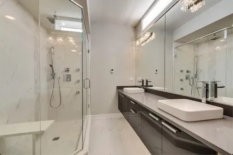 $4,800 | 1008 North Larrabee Street, Unit 3S, Chicago, IL 60610