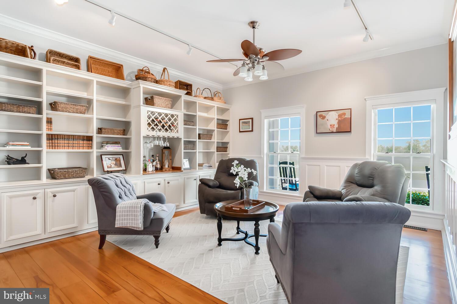 28589 Brick Row Drive Oxford, MD 21654 - Photo 28 of 129 Den with built ins