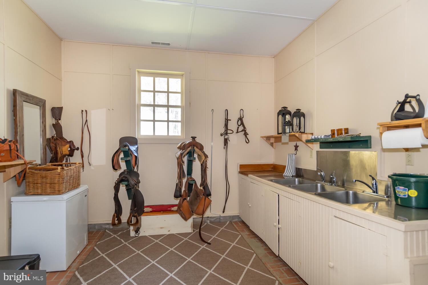28589 Brick Row Drive Oxford, MD 21654 - Photo 99 of 129 Kitchen in Stable Barn
