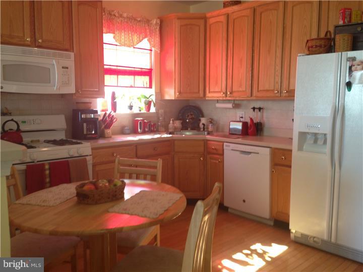 8 Foster Road Pennington, NJ 08534 - Photo 8 of 13 Gallery Image 8