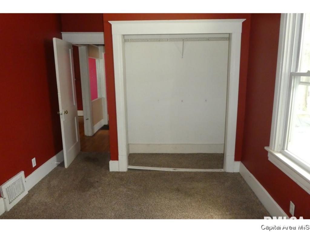 221 North Douglas Avenue Springfield, IL 62702 - Photo 11 of 15 Gallery Image 11