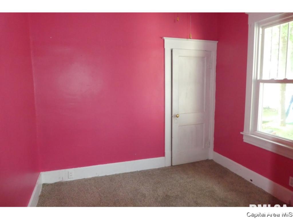 221 North Douglas Avenue Springfield, IL 62702 - Photo 12 of 15 Gallery Image 12
