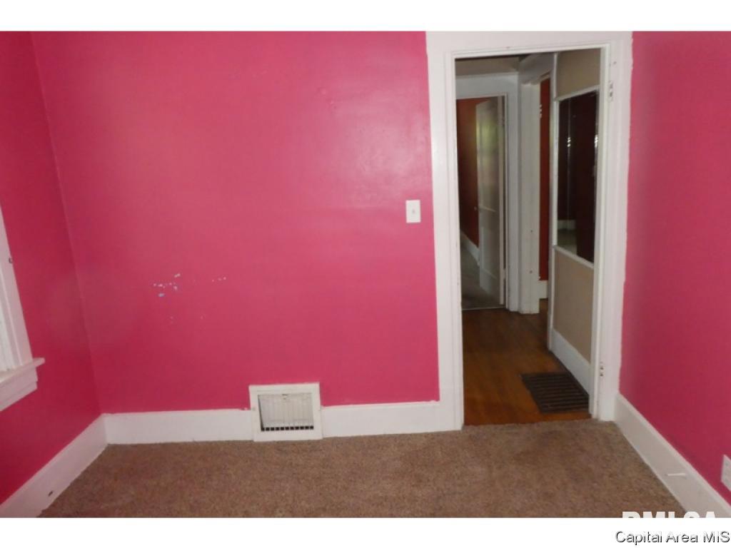 221 North Douglas Avenue Springfield, IL 62702 - Photo 13 of 15 Gallery Image 13
