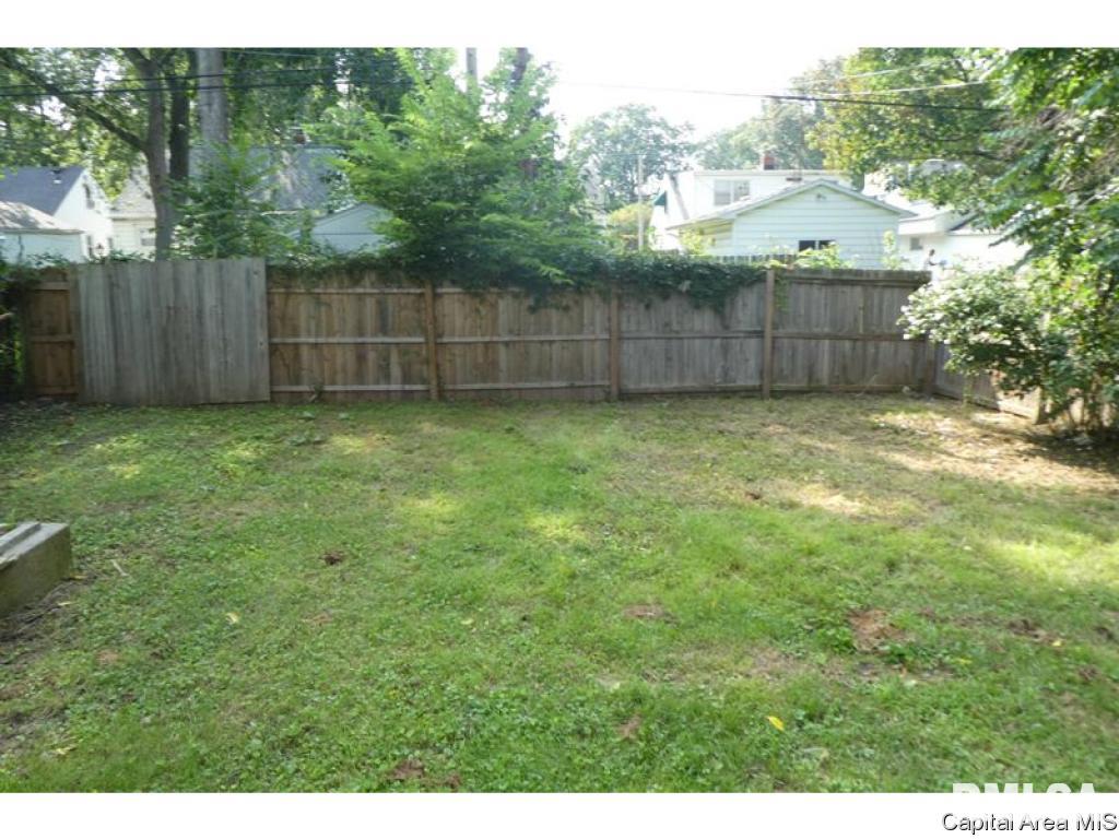 221 North Douglas Avenue Springfield, IL 62702 - Photo 15 of 15 Gallery Image 15