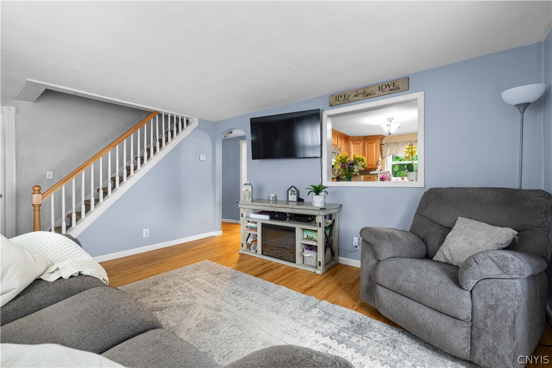 5464 Kenwood Road Utica, NY 13502 - Photo 5 of 19 Living Room