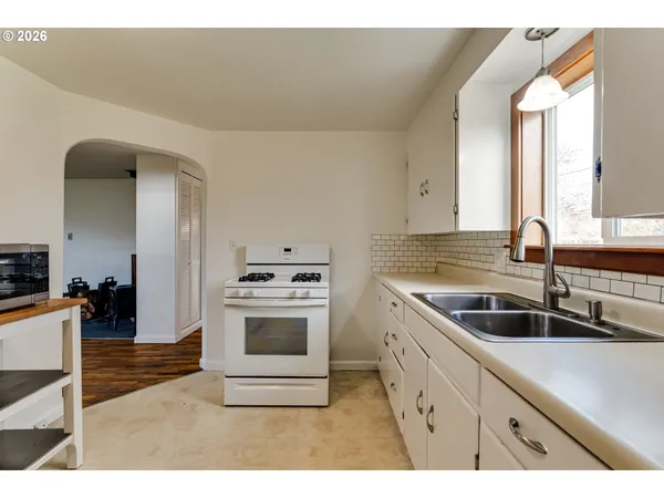 $369,900 | 2125 West 19th Place, Eugene, OR 97405