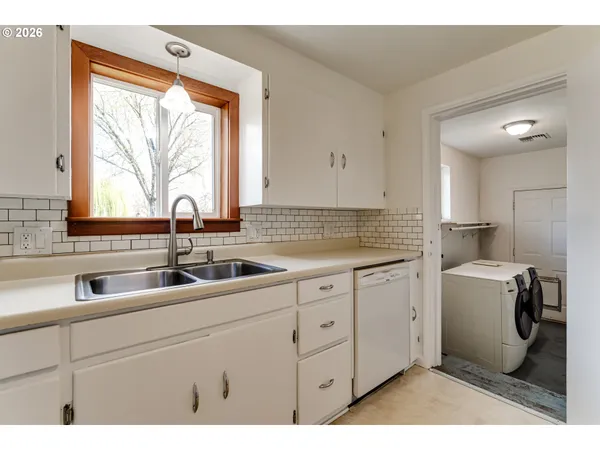 $369,900 | 2125 West 19th Place, Eugene, OR 97405