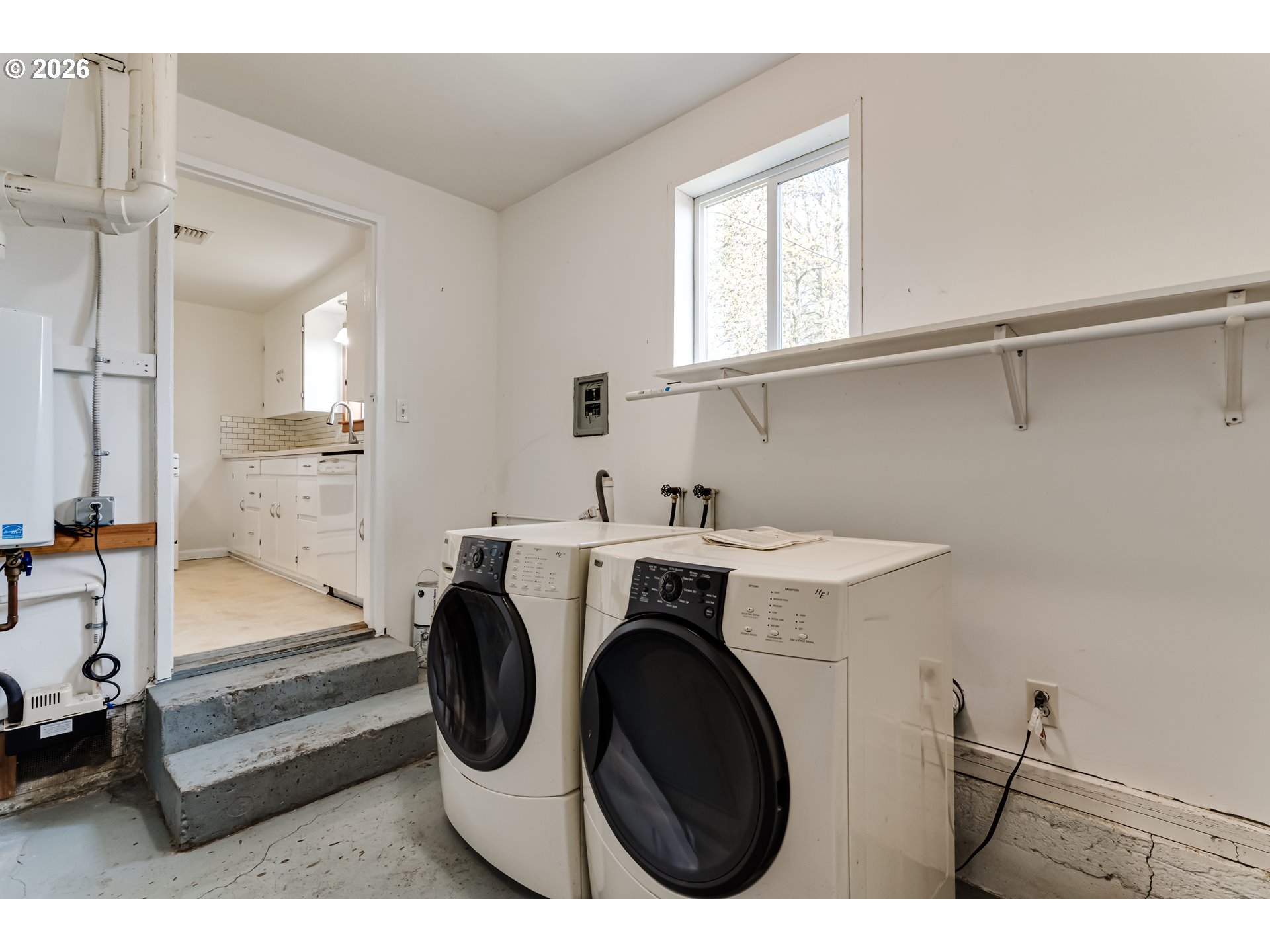 2125 West 19th Place Eugene, OR 97405 - Photo 21 of 29 a utility room with dryer and washer
