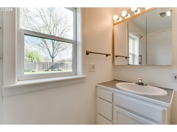 $369,900 | 2125 West 19th Place, Eugene, OR 97405