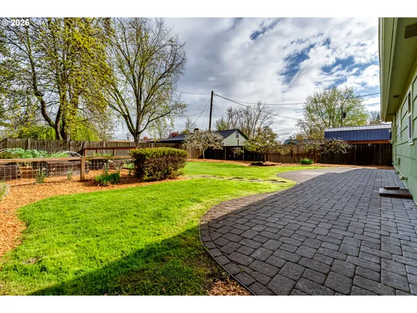 $369,900 | 2125 West 19th Place, Eugene, OR 97405