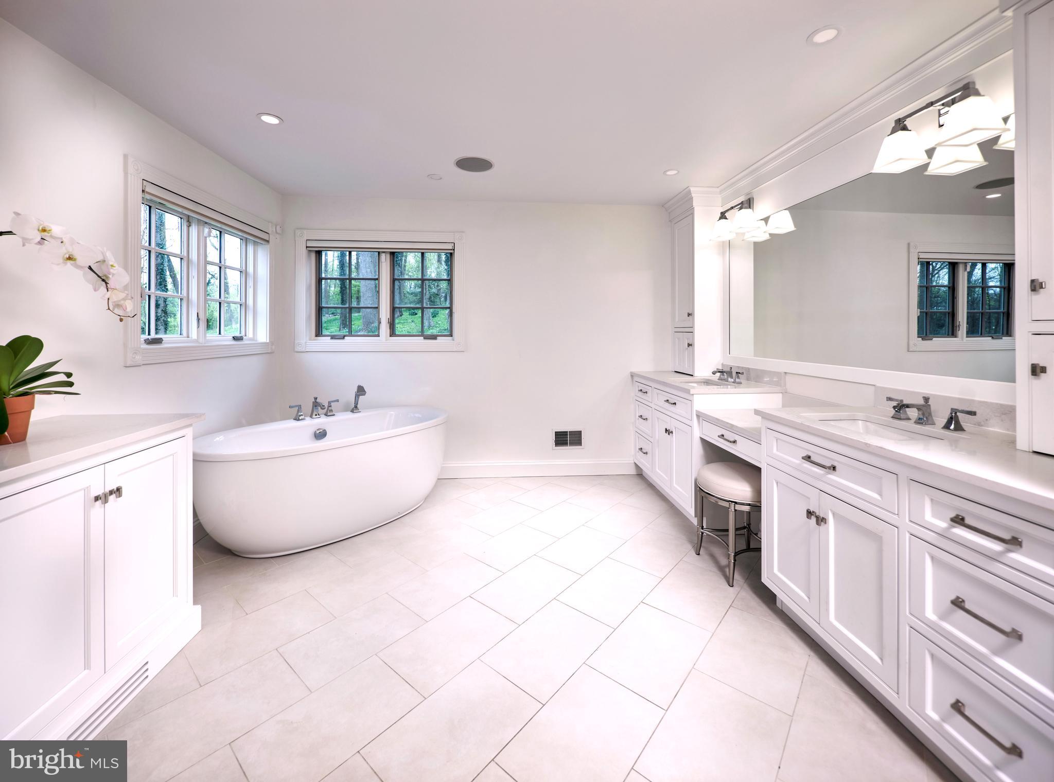 10 Welwyn Road Wayne, PA 19087 - Photo 22 of 57 Primary Bathroom