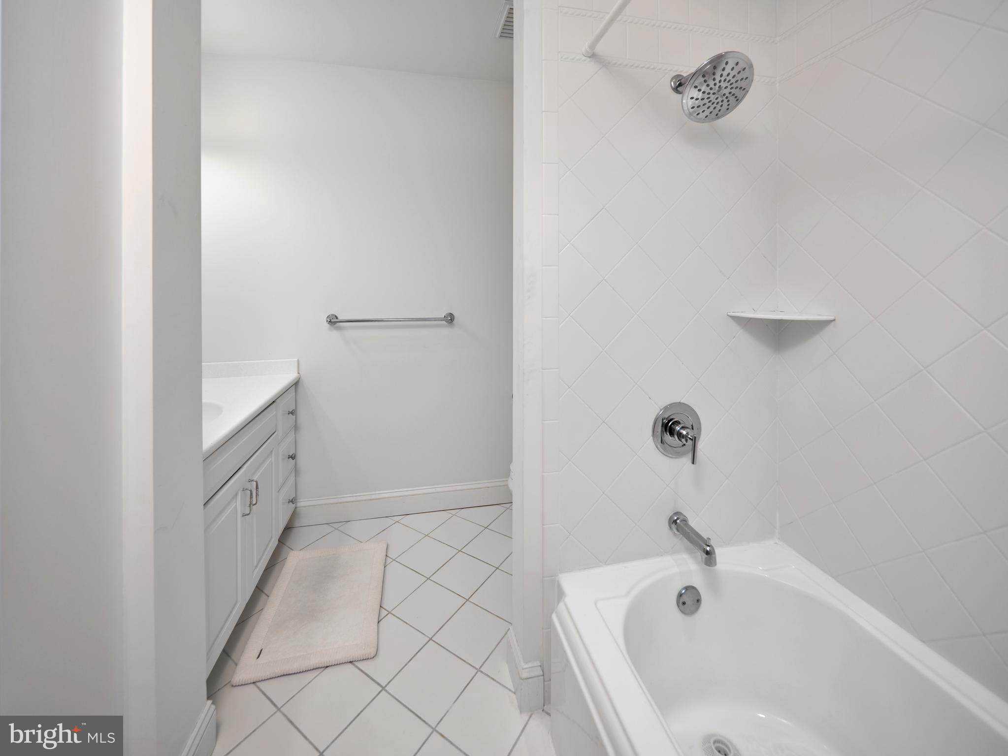 10 Welwyn Road Wayne, PA 19087 - Photo 35 of 57 Bedroom 6 Full Bathroom