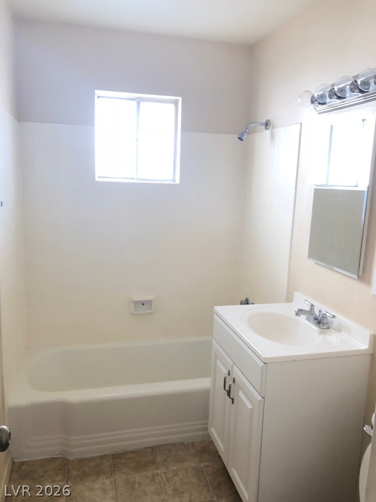 350 East Desert Inn Road, Unit H201 Las Vegas, NV 89109 - Photo 11 of 16 Bath