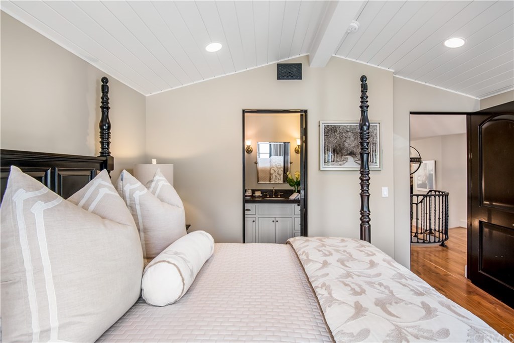 937 Eighth Street Manhattan Beach, CA 90266 - Photo 55 of 72