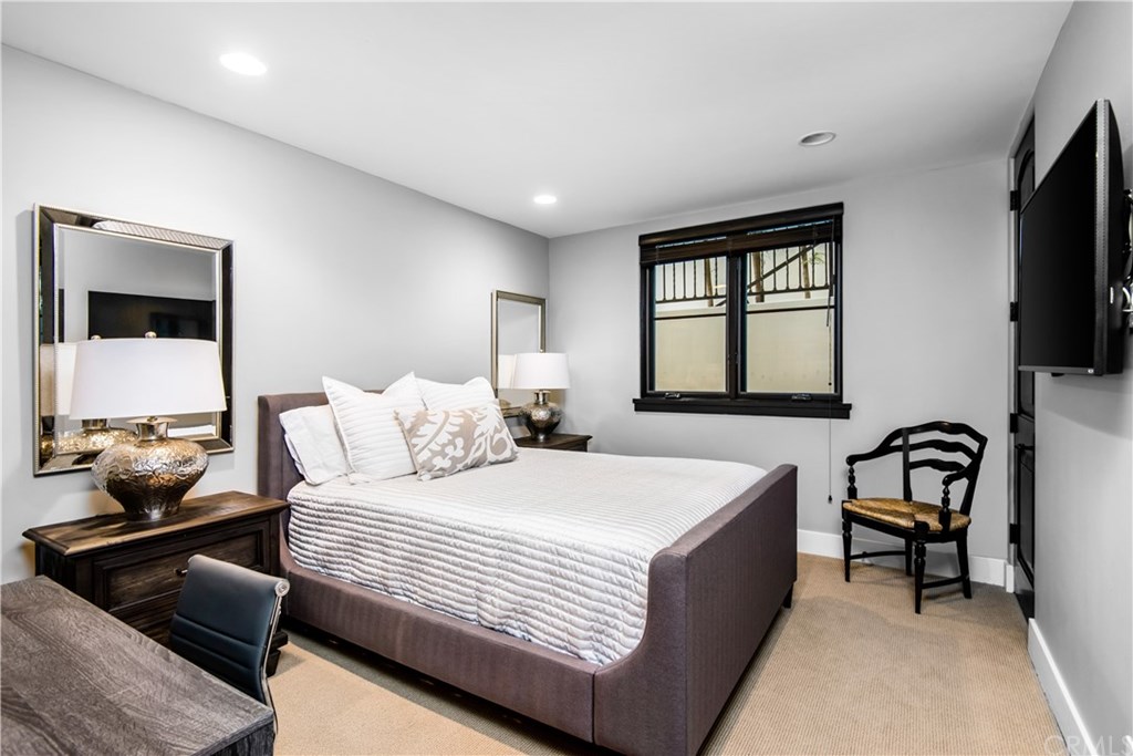 937 Eighth Street Manhattan Beach, CA 90266 - Photo 66 of 72