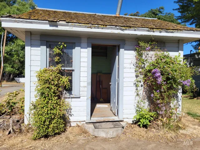 $230,000 | 1792 Columbia Street, Pomeroy, WA 99347