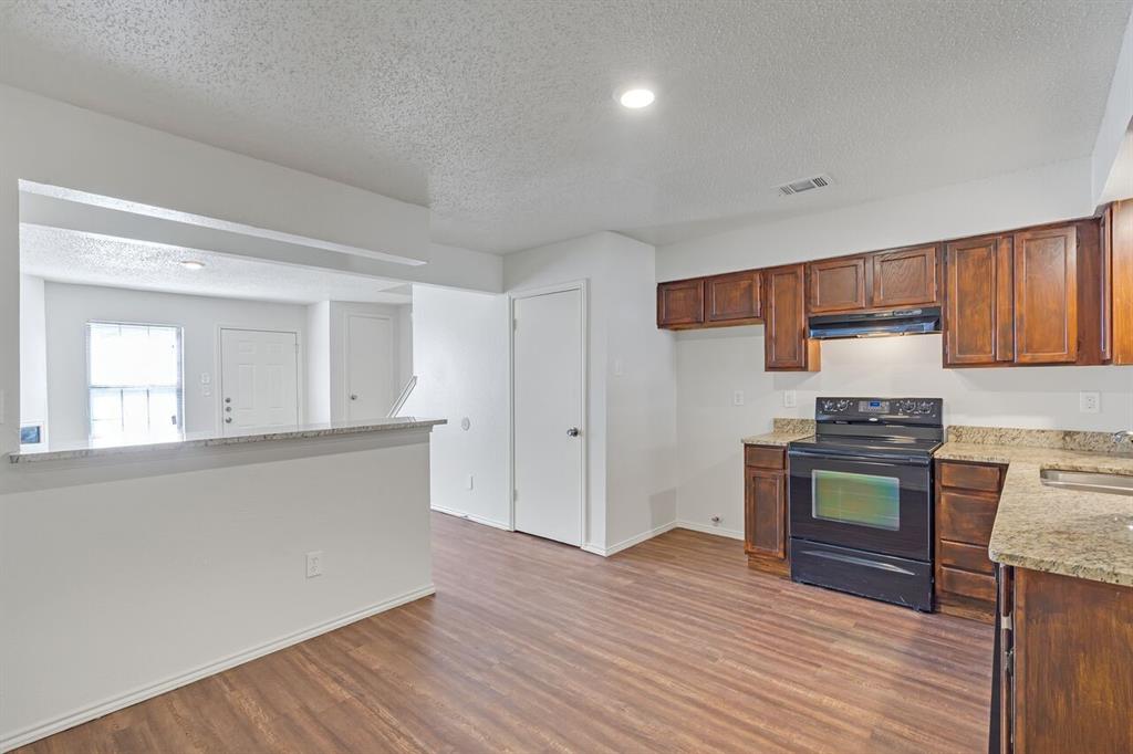 210 Rolston Road, Unit 1 Irving, TX 75060 - Photo 5 of 16