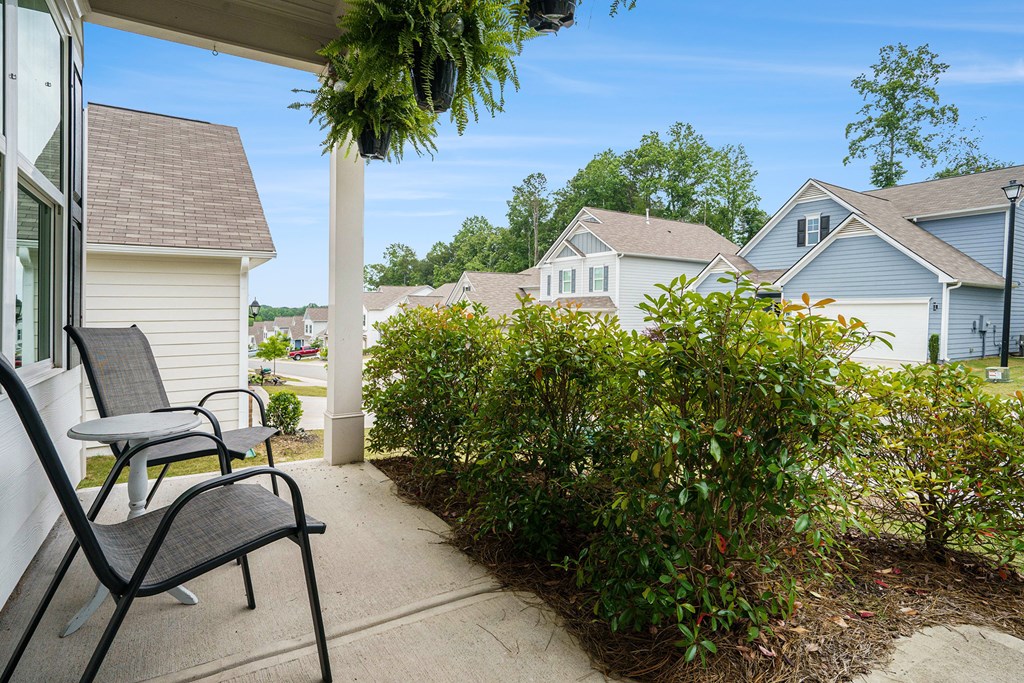 206 Worley Drive Jasper, GA 30143 - Photo 17 of 17 a view of a chairs and table in the patio