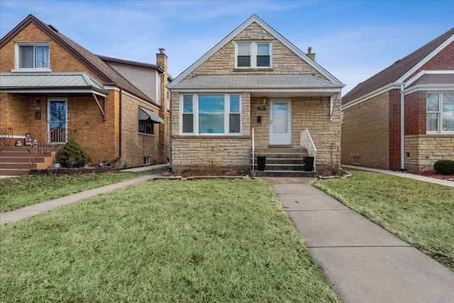$3,499 | 4509 North Narragansett Avenue, Chicago, IL 60630
