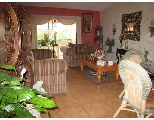 22016 Palms Way, Unit 2050 Boca Raton, FL 33433 - Photo 6 of 10 Living Room