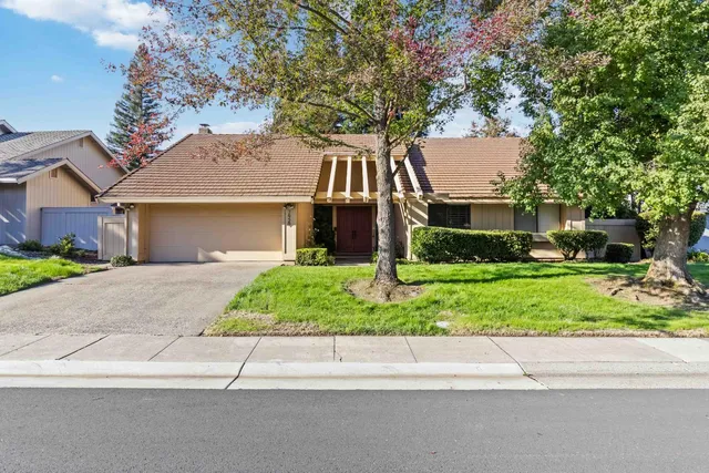 $549,900 | 7929 Wildridge Drive, Fair Oaks, CA 95628